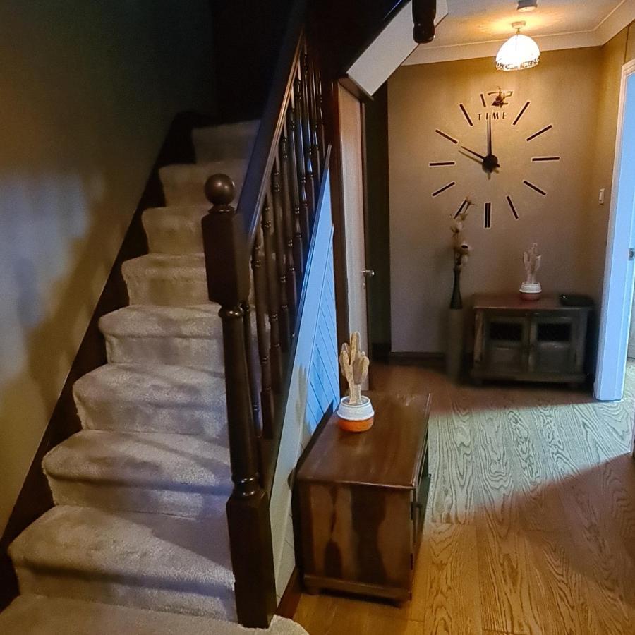 Spacious, 5 Bed House For 9 In チェスター エクステリア 写真